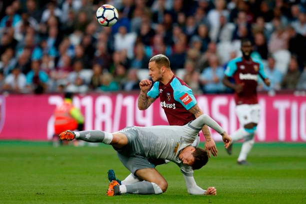 根据葡萄牙 根据葡萄牙