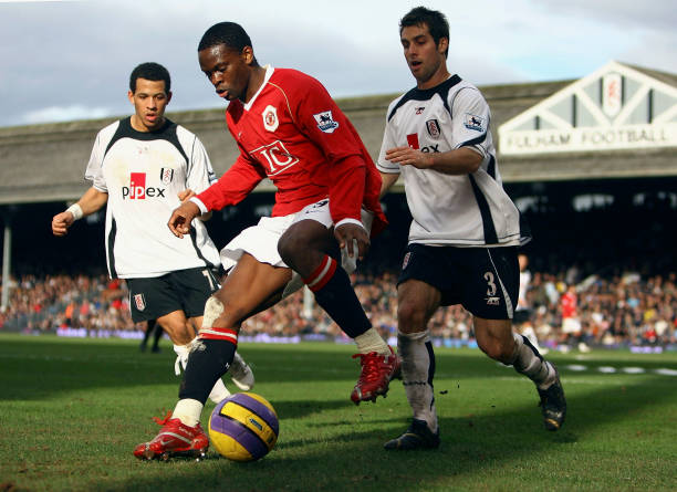 她不仅重新 她不仅重新